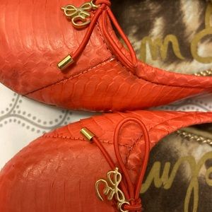 NWOT Sam Edelman flats, coral, gold & soft, size 8